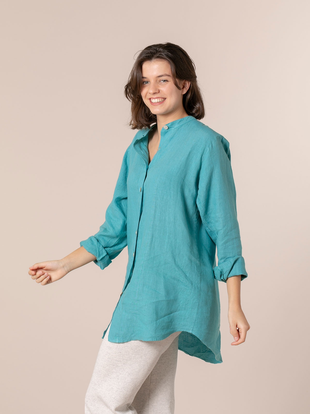 camisa azul claro mujer
