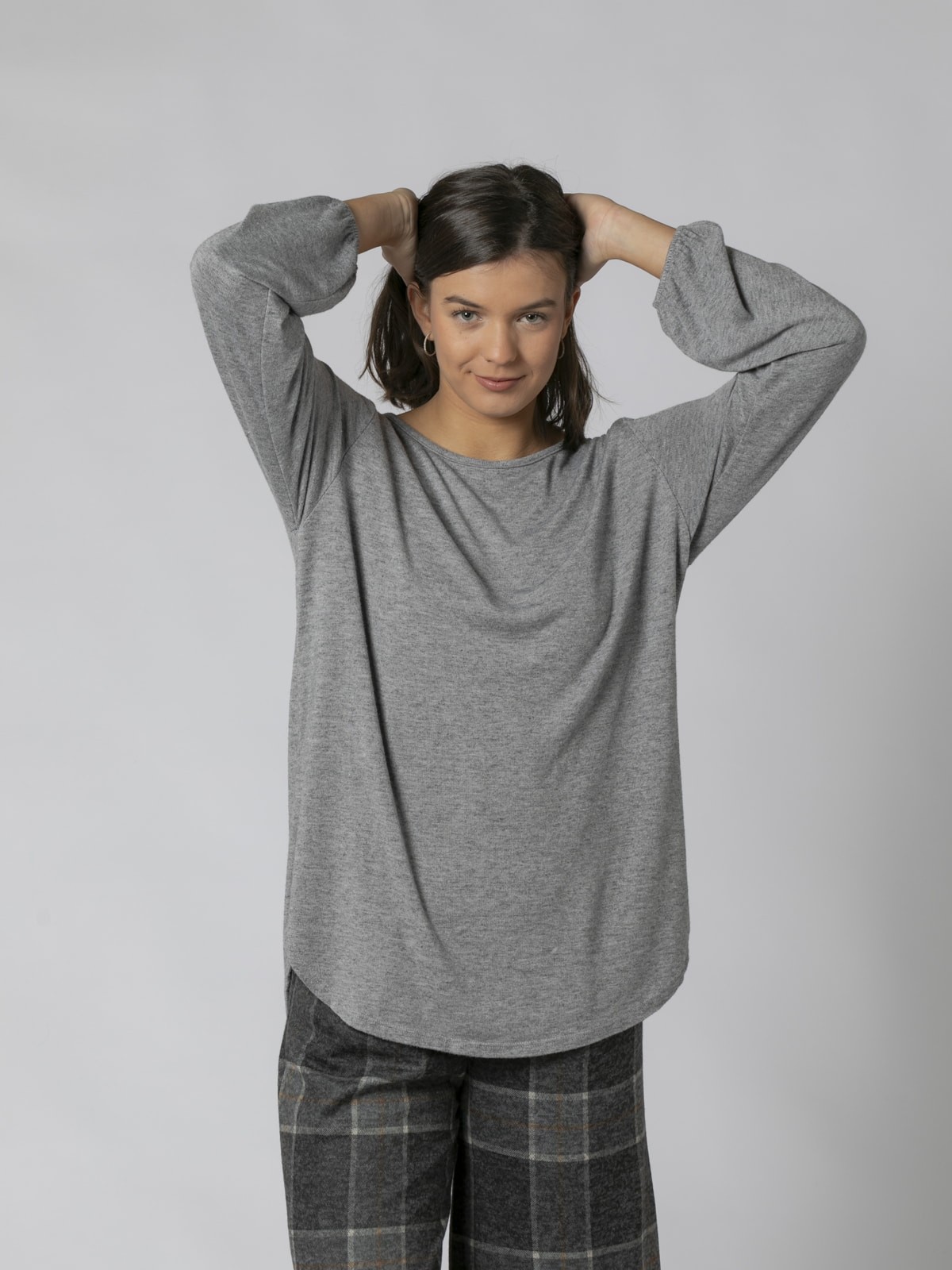 Woman Oversized comfort knit sweater Grey