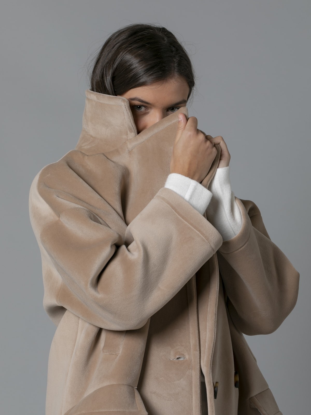 Woman Oversized velvet coat Beige