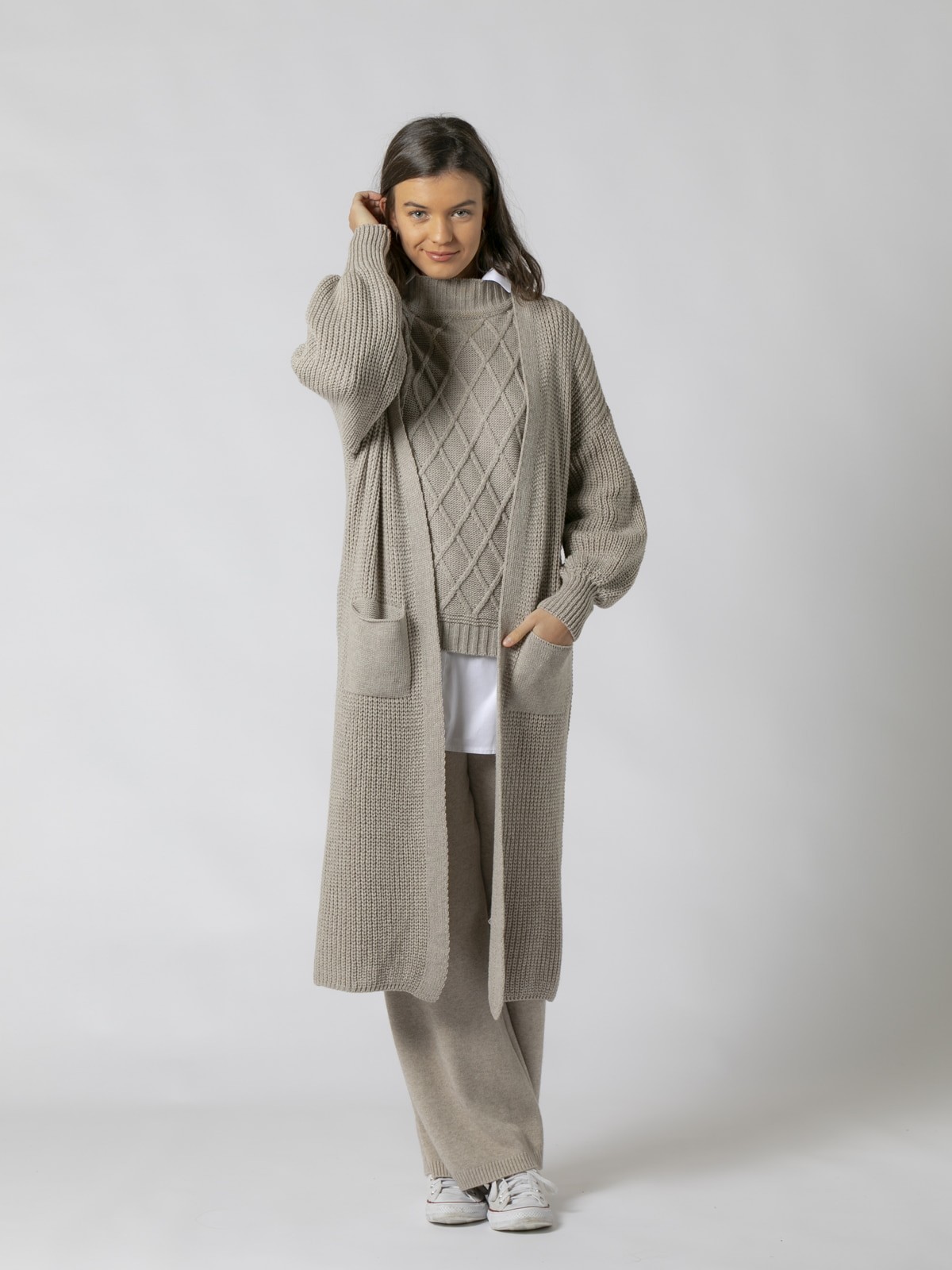 Woman Long cardigan with pockets Stone
