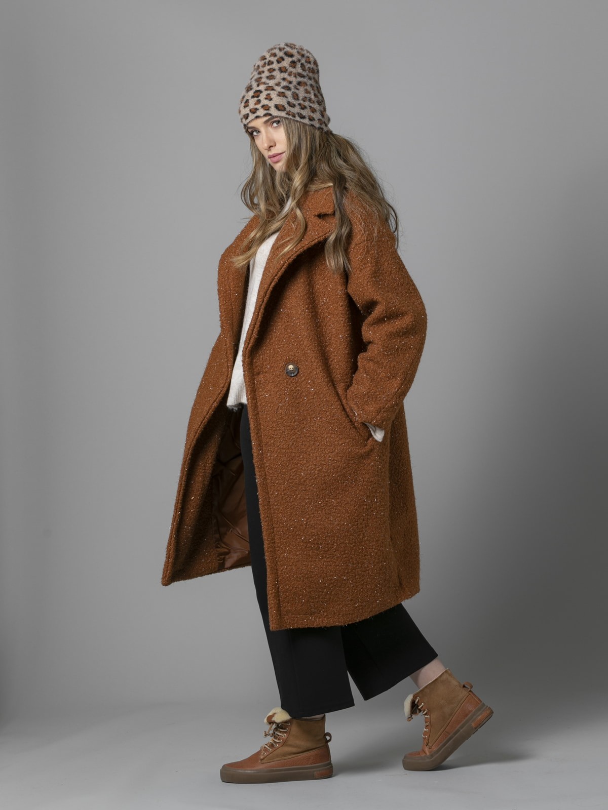 Woman Long curl coat with glitter and lining tabaco