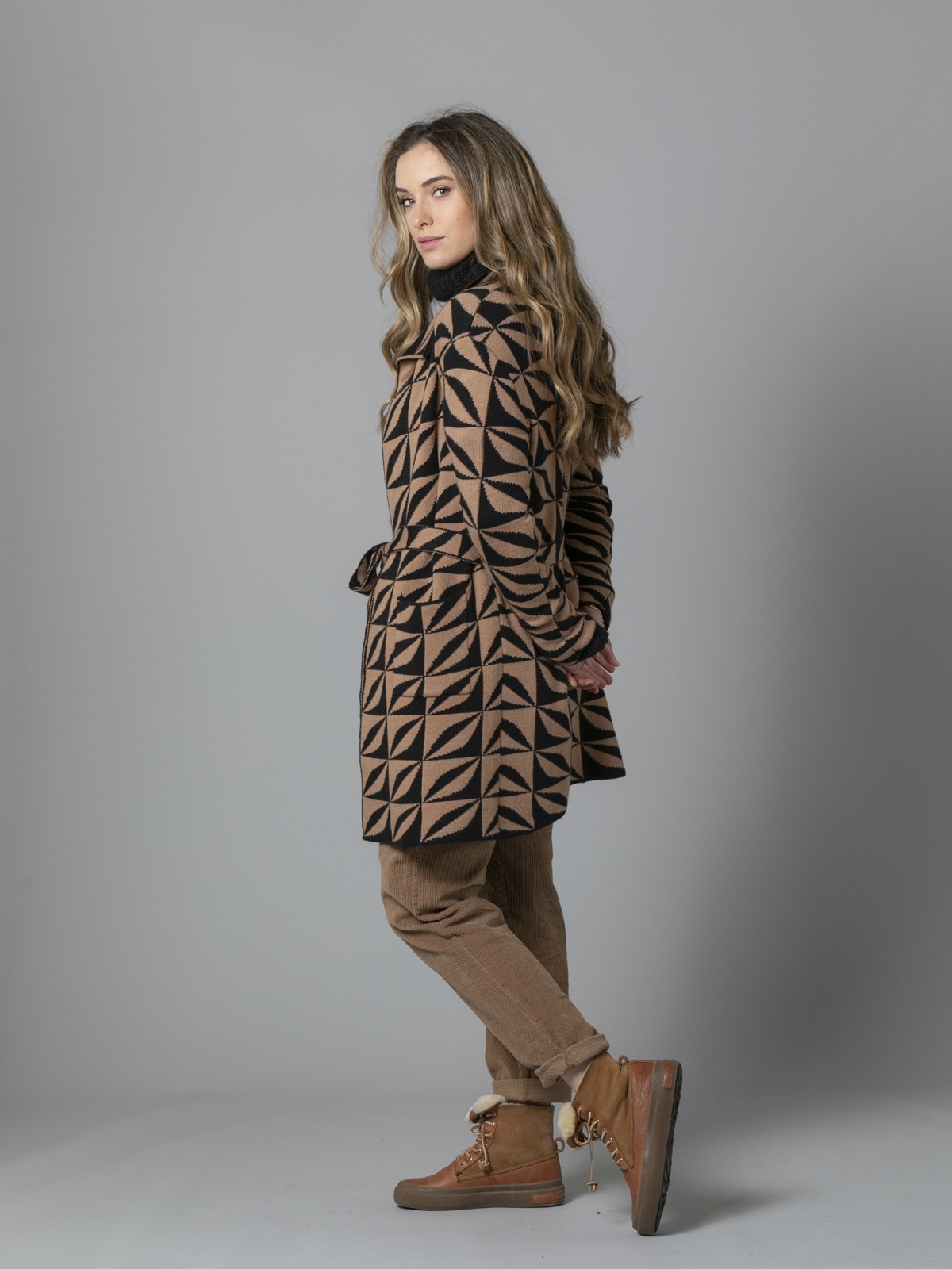 Woman Zebra knit jacket Camel