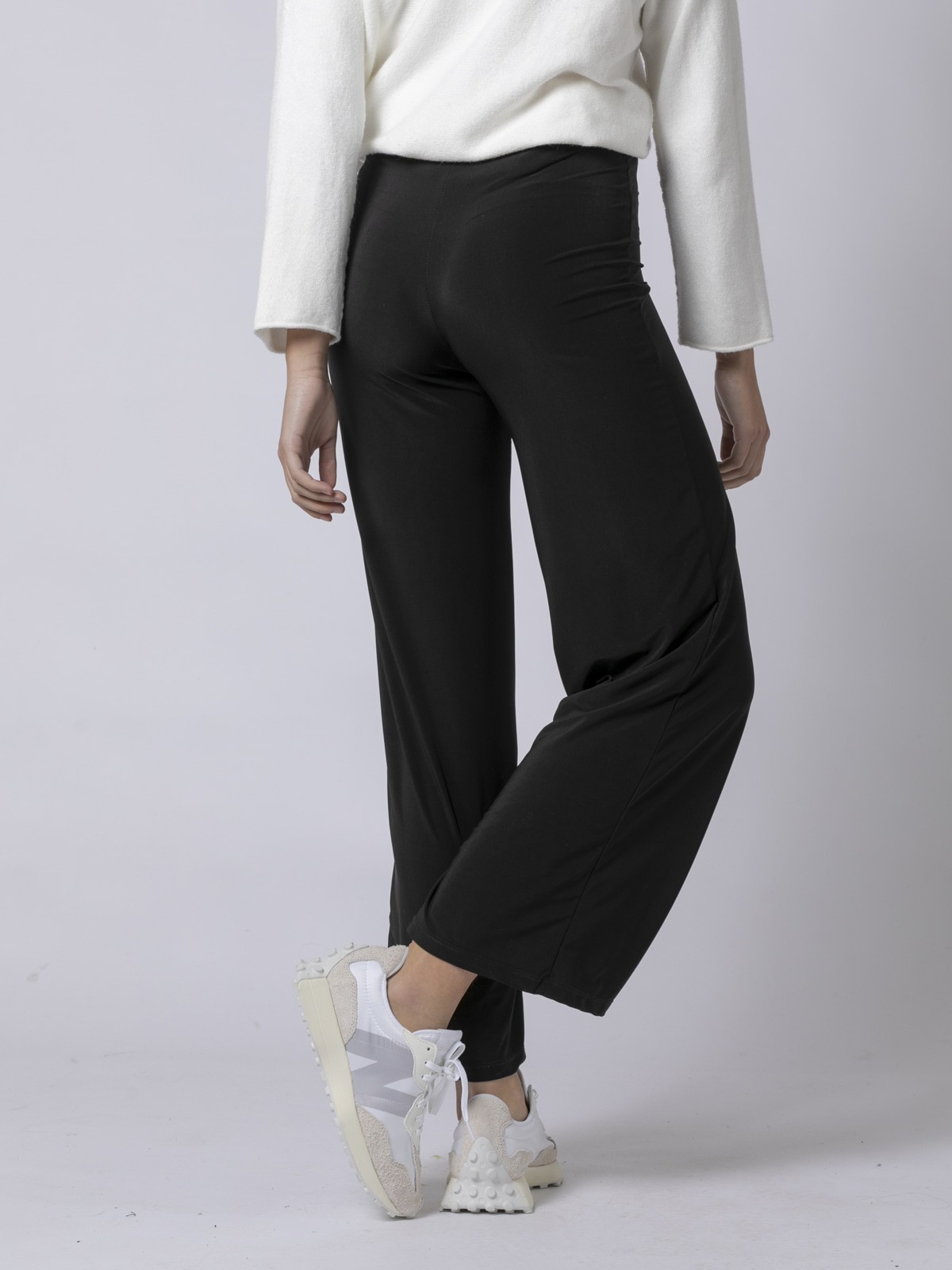 Pantalones Corteiz Negro talla L International de en Seda - 23148317
