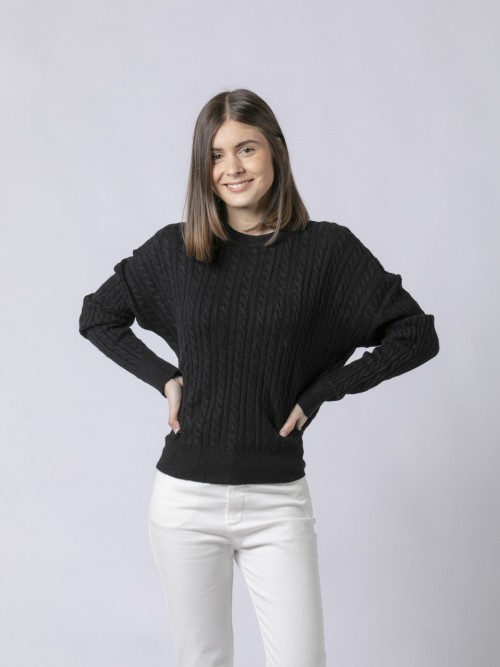 Woman Soft cable knit sweater with round neck Black