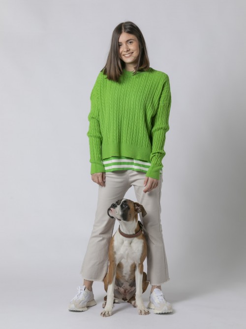 Woman Soft cable knit sweater with round neck Green