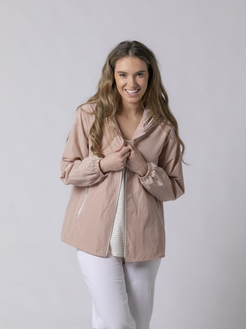Woman White fresh look comfort parka with piping Pink