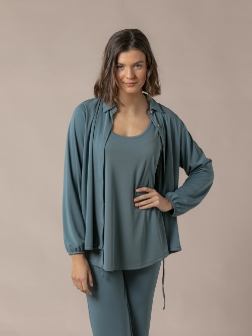 Woman Flowy knit shirt for outfit Green