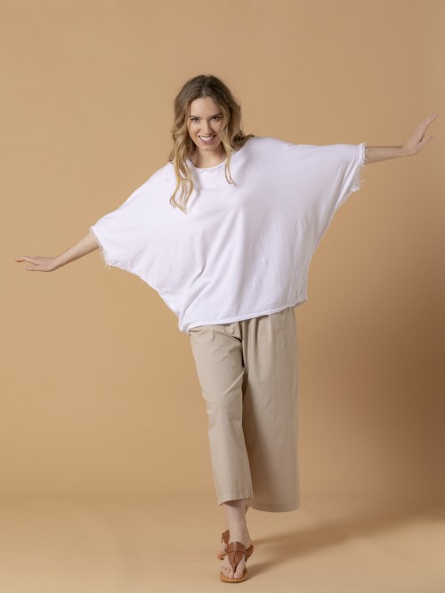 Woman Oversize t-shirt with elbow sleeve neckline detail White