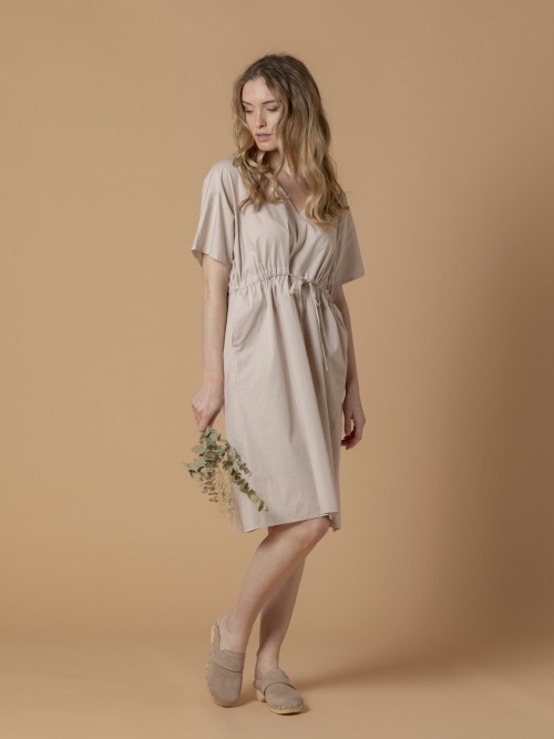 Woman Cotton dress with pockets and adjustable waist Beige