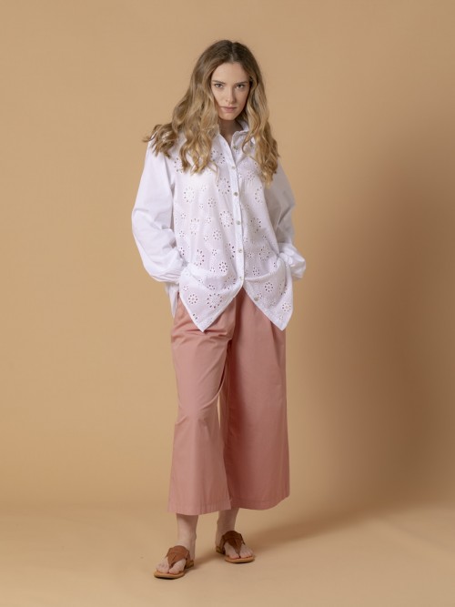 Woman Long lace and perforated shirt White