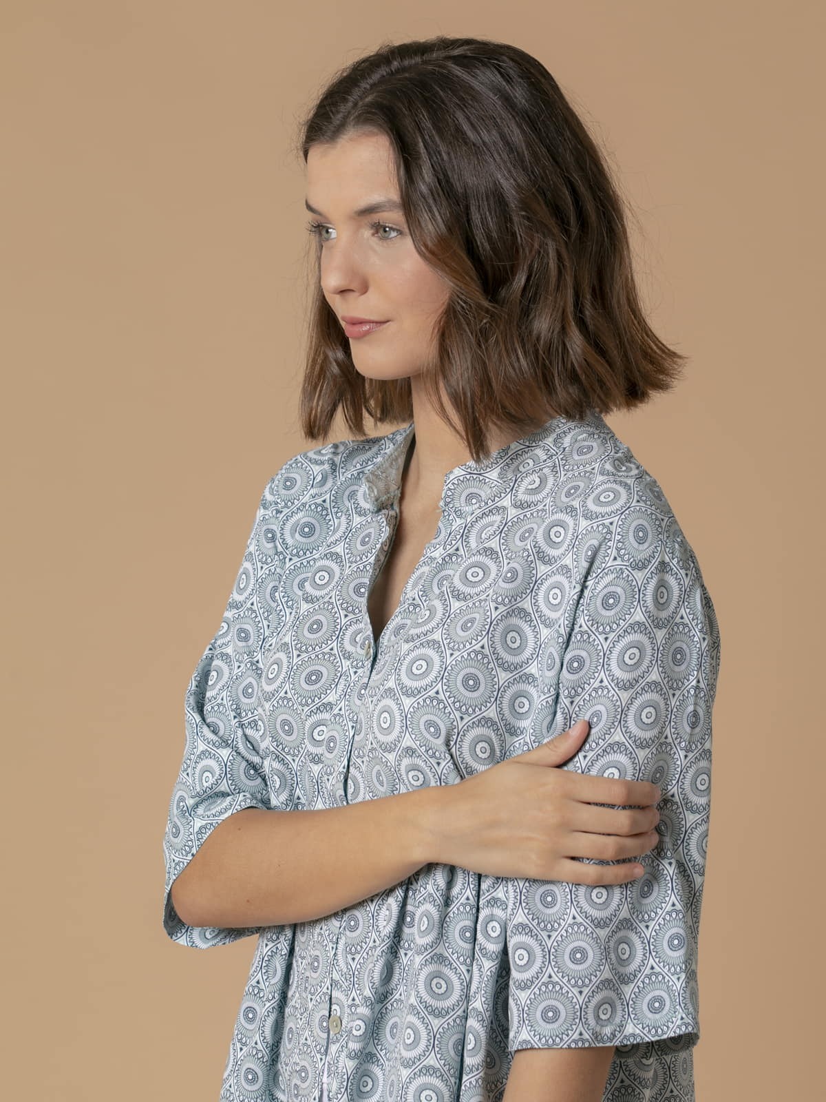 Woman Button-up geometric print blouse Aqua