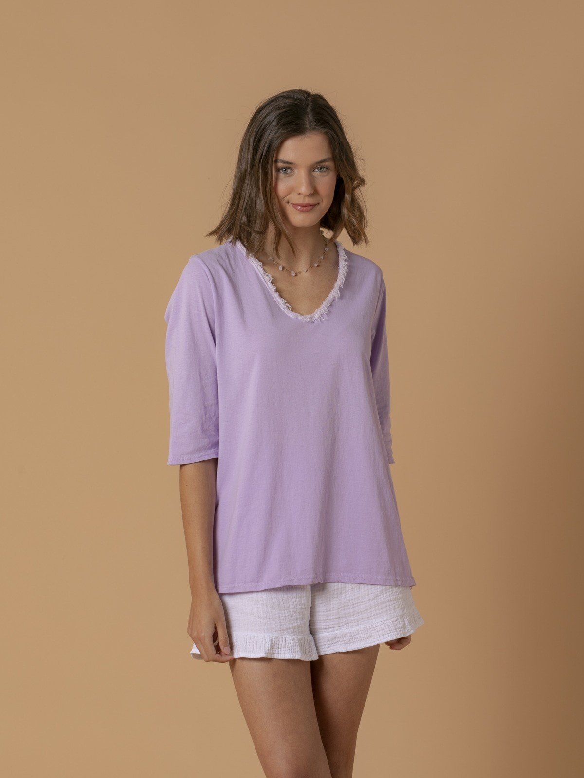 Woman Neck detail Fitted T-Shirt Lila