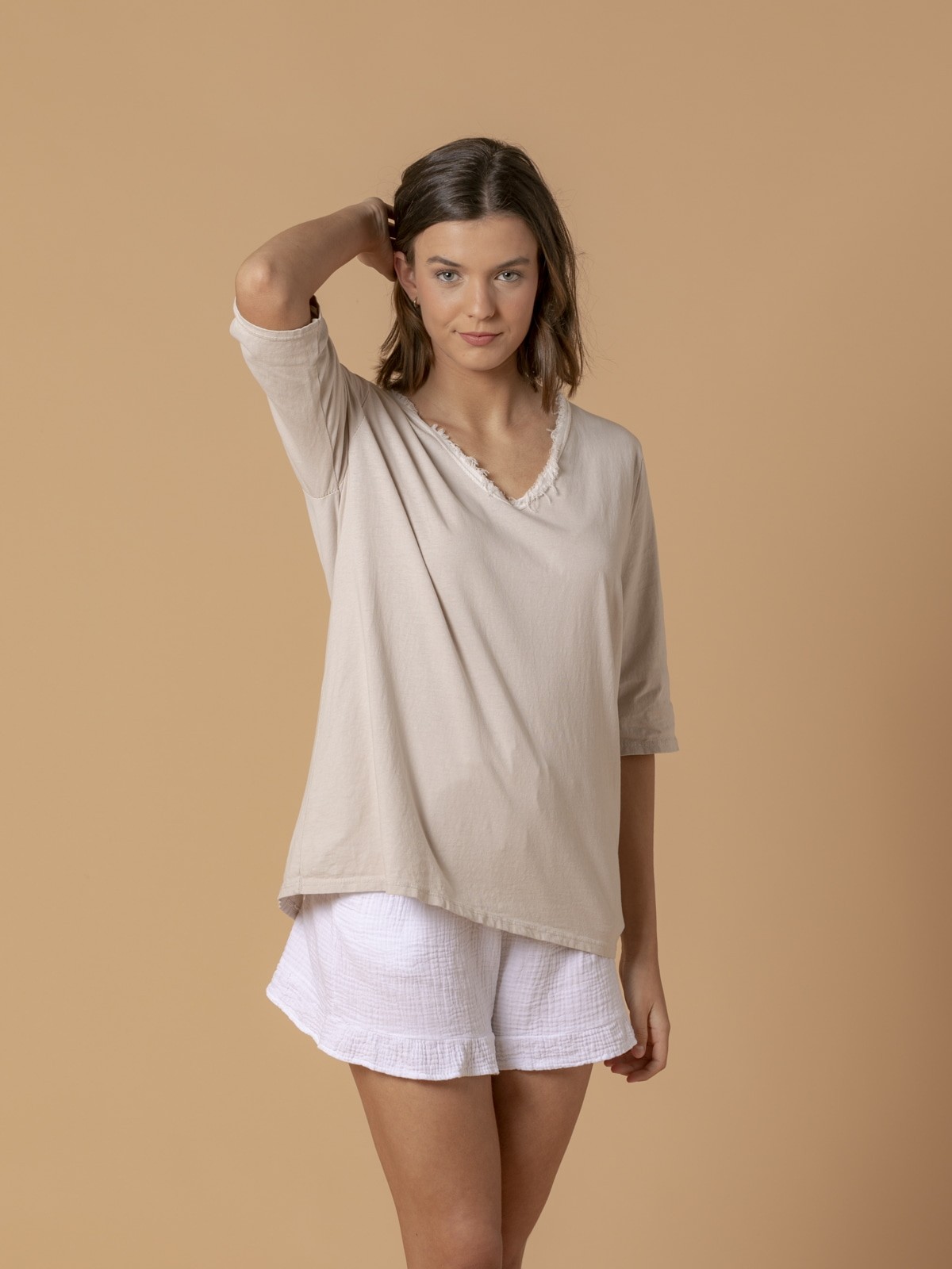 Woman Neck detail Fitted T-Shirt Beige