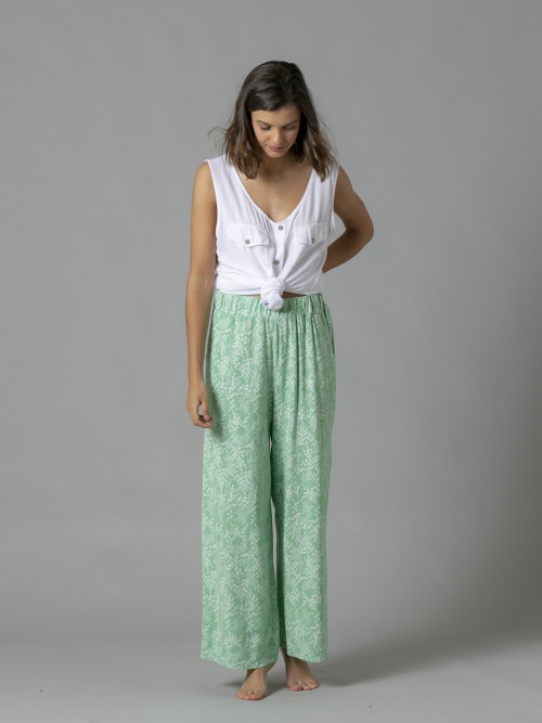 Woman Flowy printed trousers with elastic waist Green