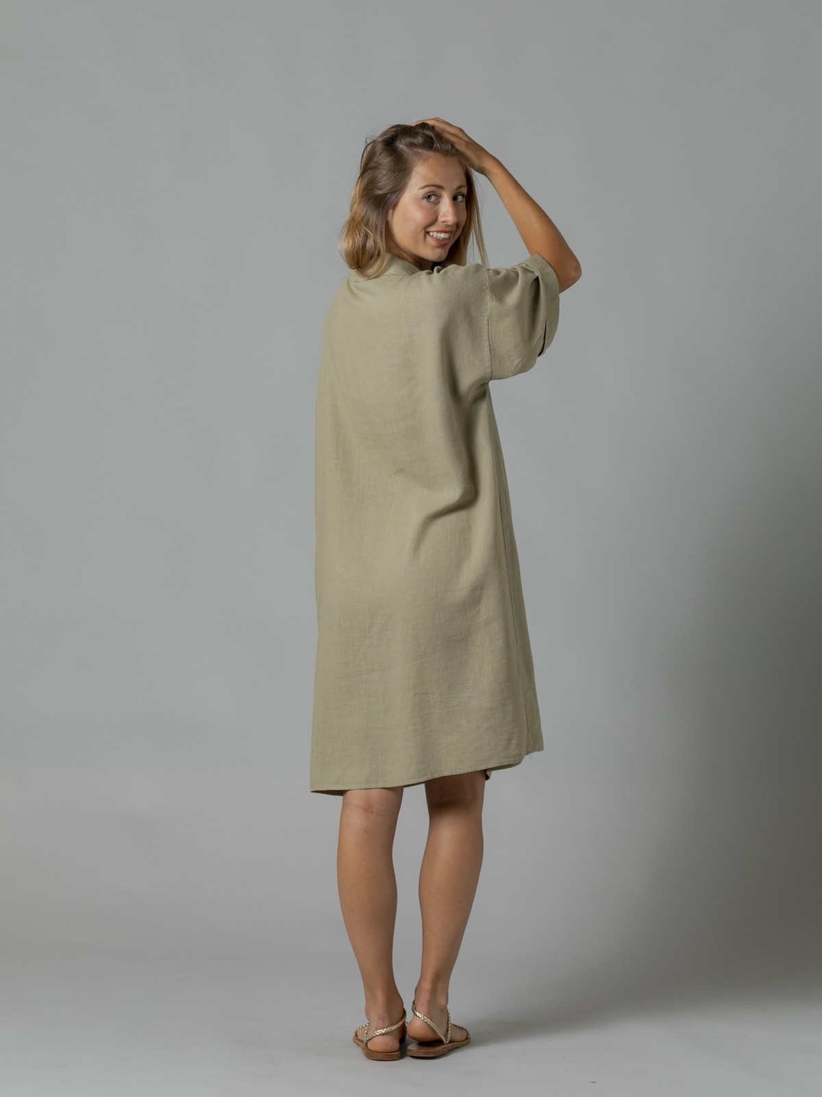Woman Linen shirt dress with elbow sleeves Green claro