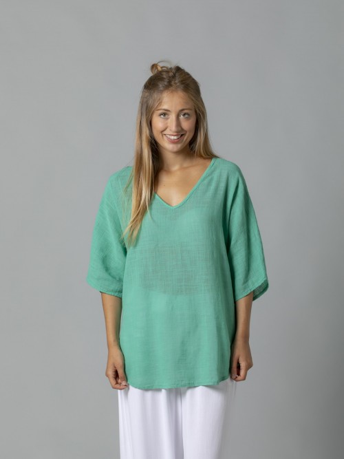 Woman Rustic cotton blouse with rounded hem Green