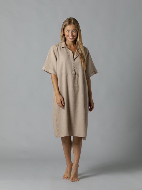 Woman Buttoned shirt dress with 2 pockets Camel