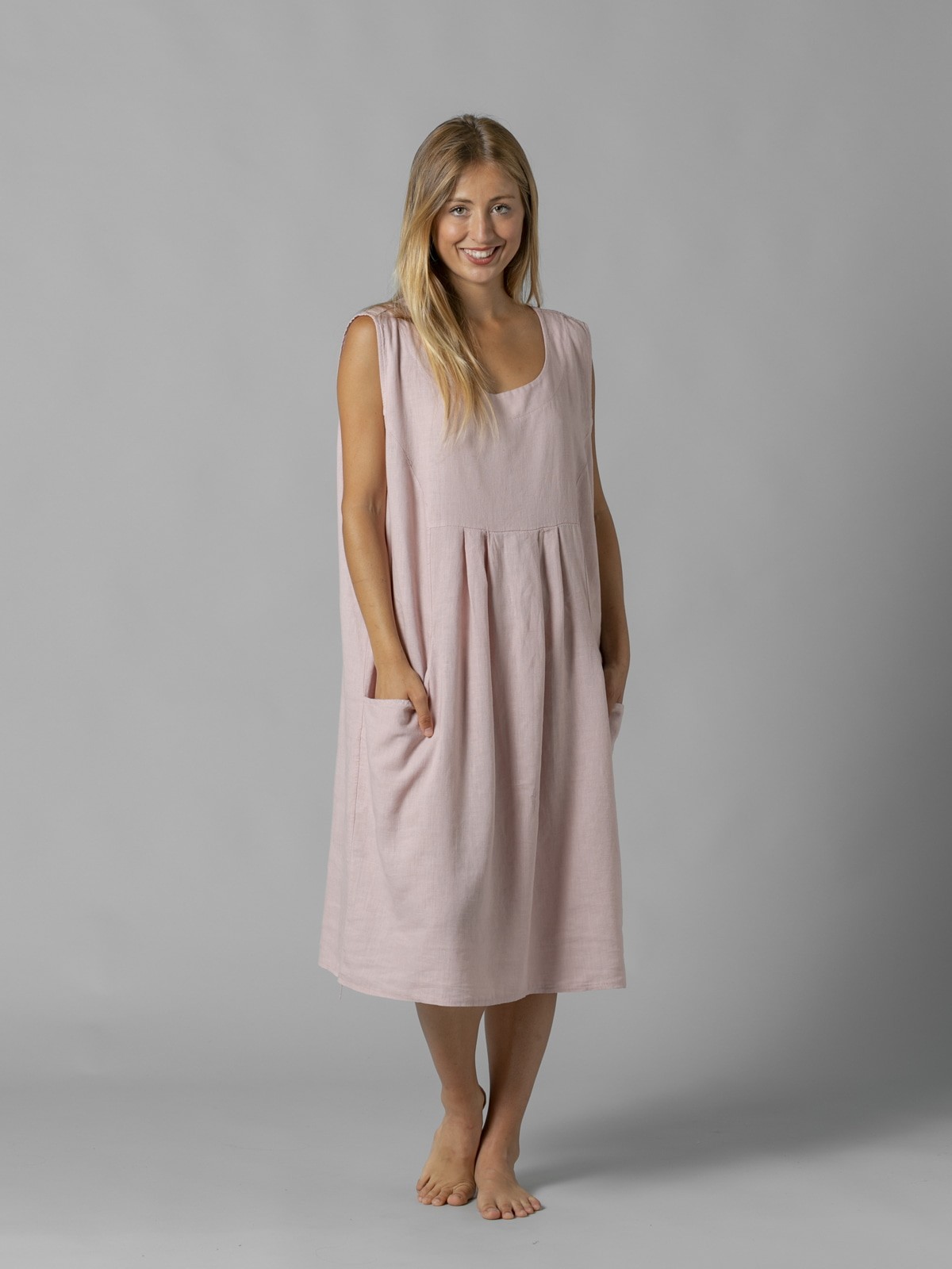 Woman Linen dress with wide straps and pockets Pink
