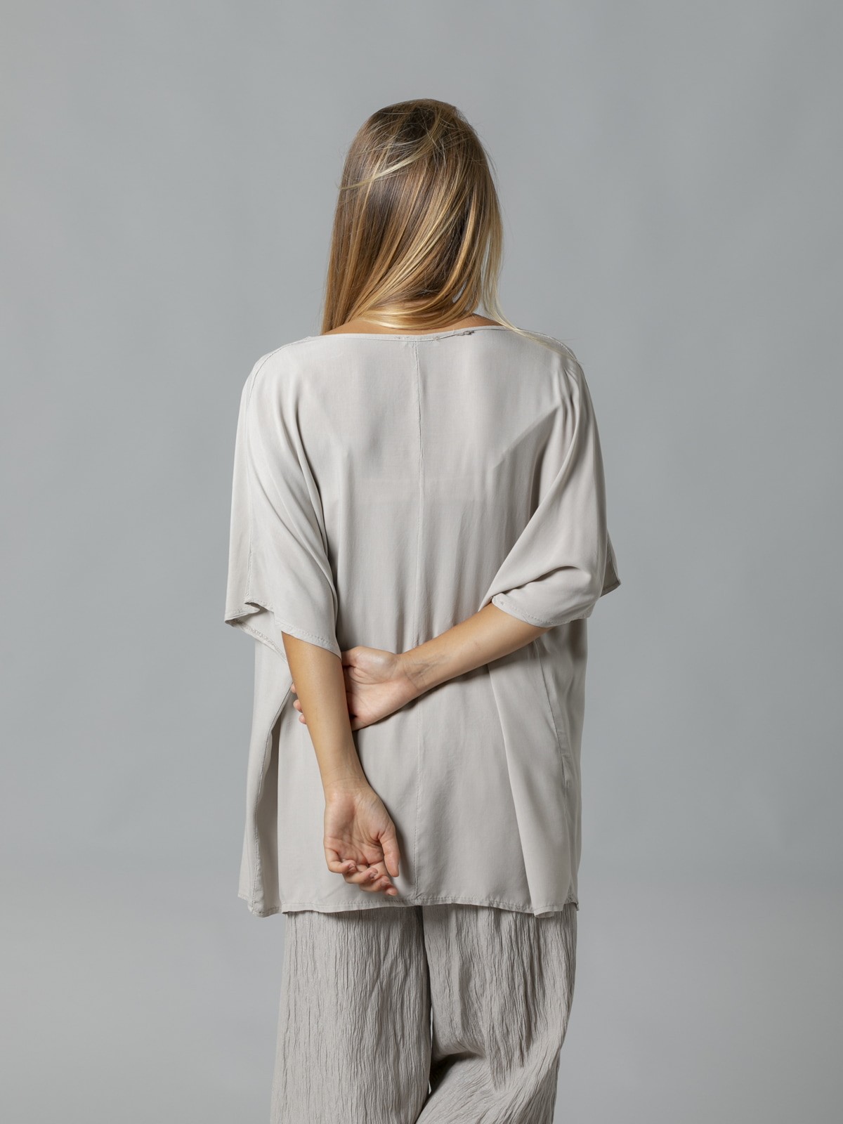 Woman Flowy oversize draped T-shirt Beige