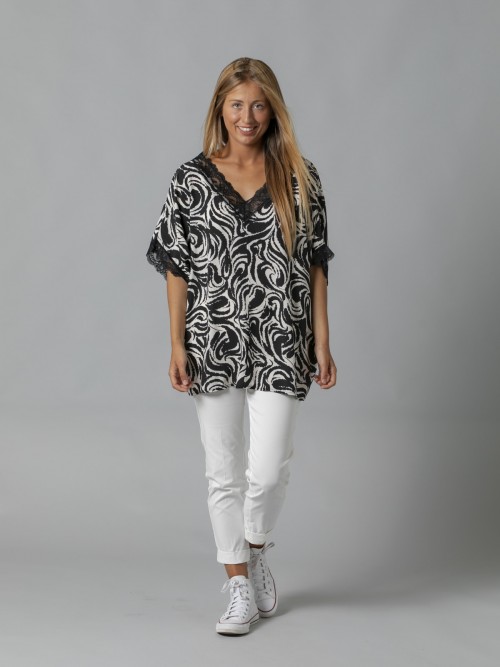 Woman Ethnic print blouse Black