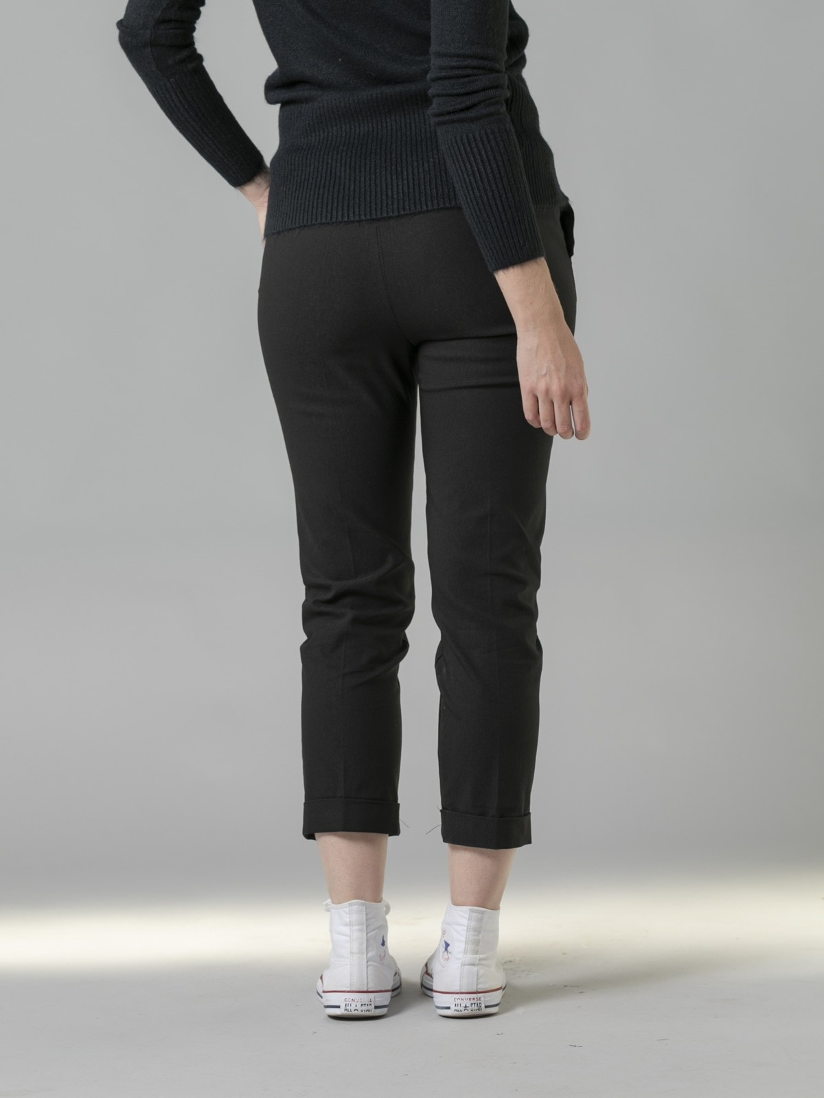 Woman Elasticated comfort ankle-length trousers Black