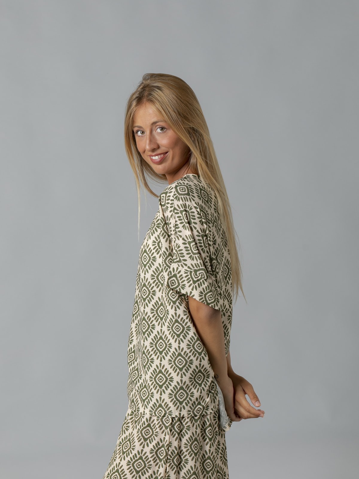 Woman fluid ethnic print blouse Khaki