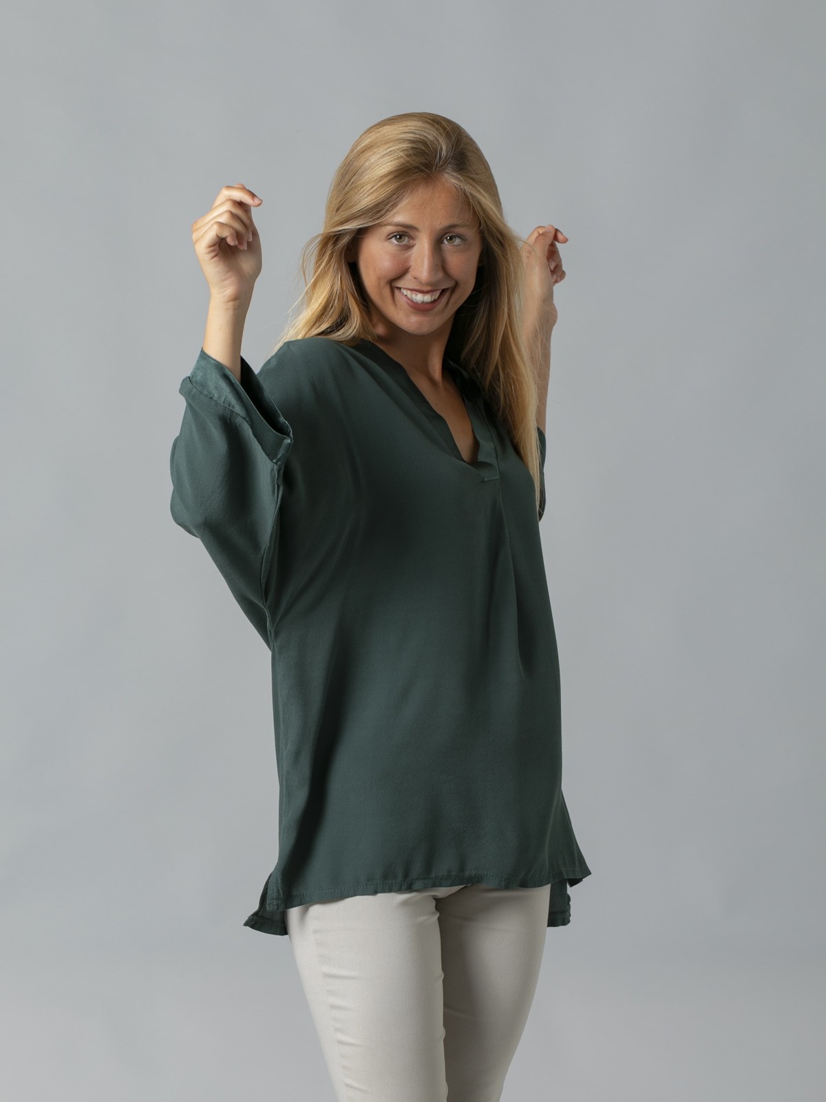 Woman Oversize blouse with satin details Green