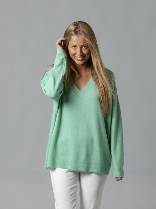 Woman Oversize soft cashmere-like V-neck sweater mint