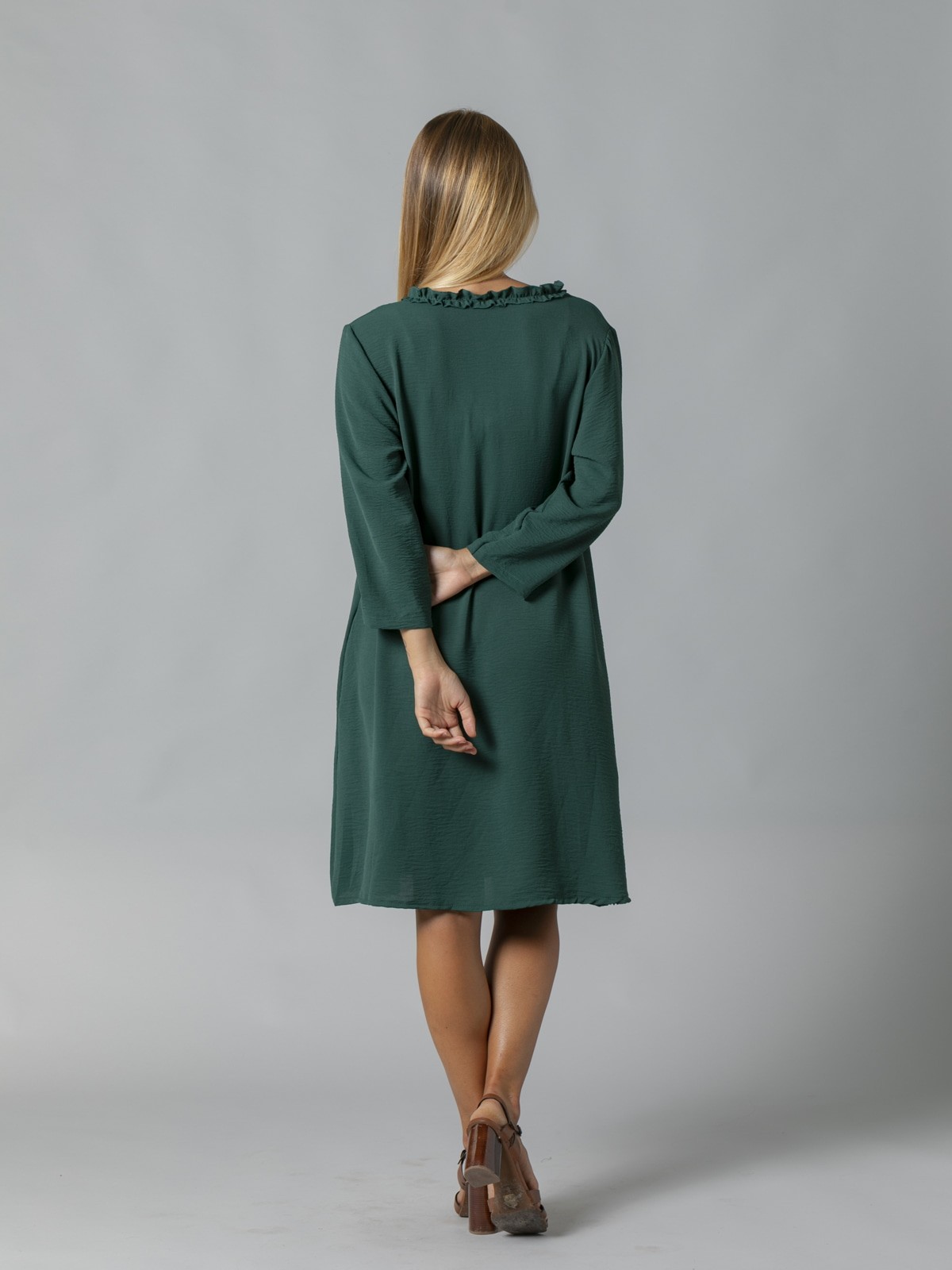 Woman Flowy dress with ruffle detail Green