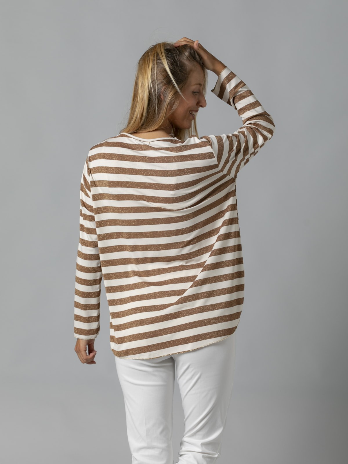 Woman Striped V-neck T-shirt Marfil