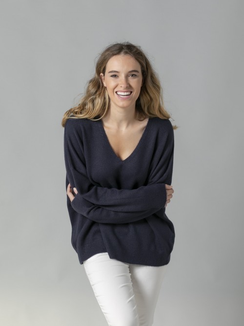 Woman Oversize soft cashmere-like V-neck sweater Blue Navy