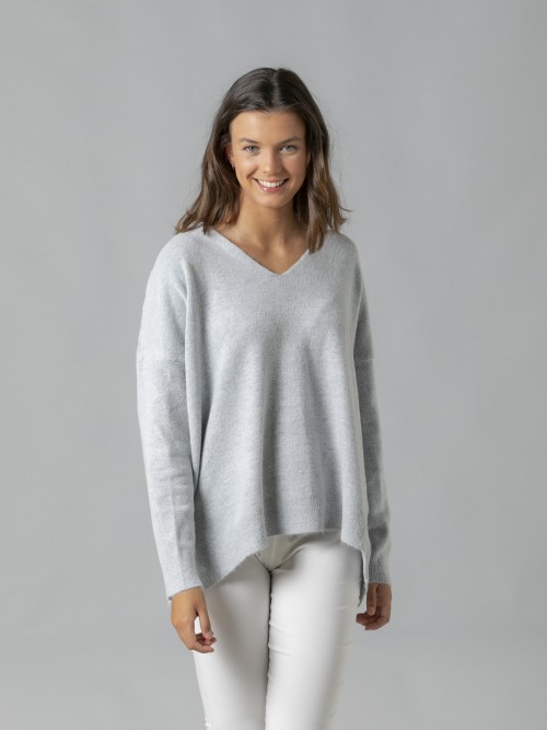 Woman Oversize soft cashmere-like V-neck sweater Grey