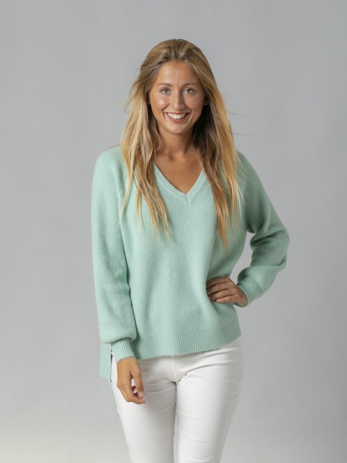 Woman Soft ribbed V-neck sweater with opening detail mint