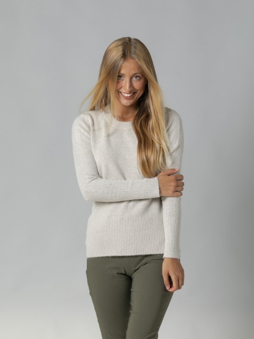 Woman Soft cashmere sweater like classic design Beige