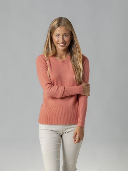Woman Soft cashmere sweater like classic design Pink