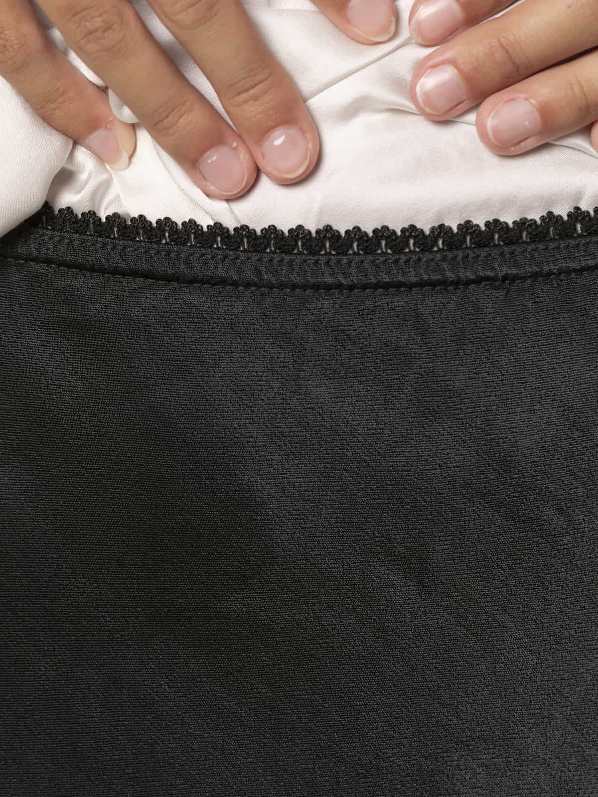 Falda raso diseño clásico Negro
