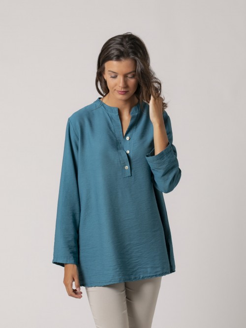 Woman Oversized blouse with slits Blue