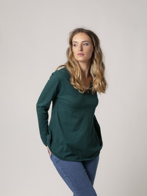 Woman cotton t-shirt with neckline and button detail Green