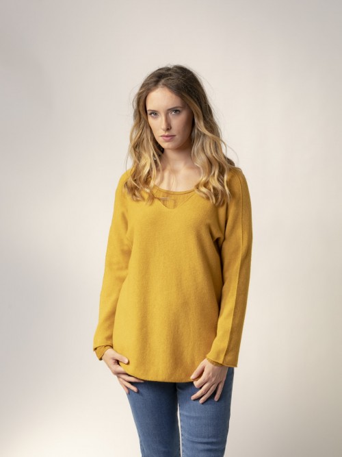 Woman oversized V-neck knit jumper Amarillo