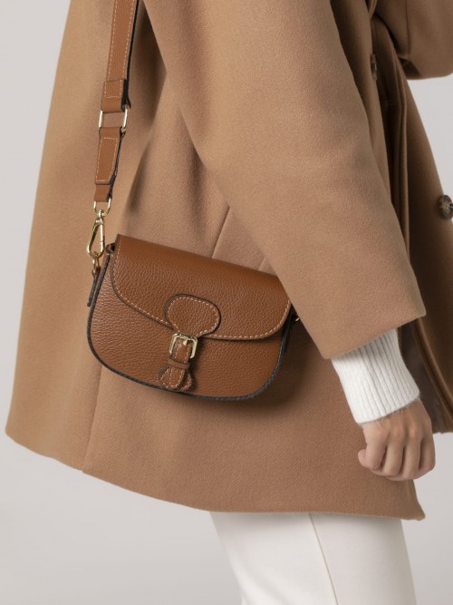 Woman Dior style leather bag Cuero