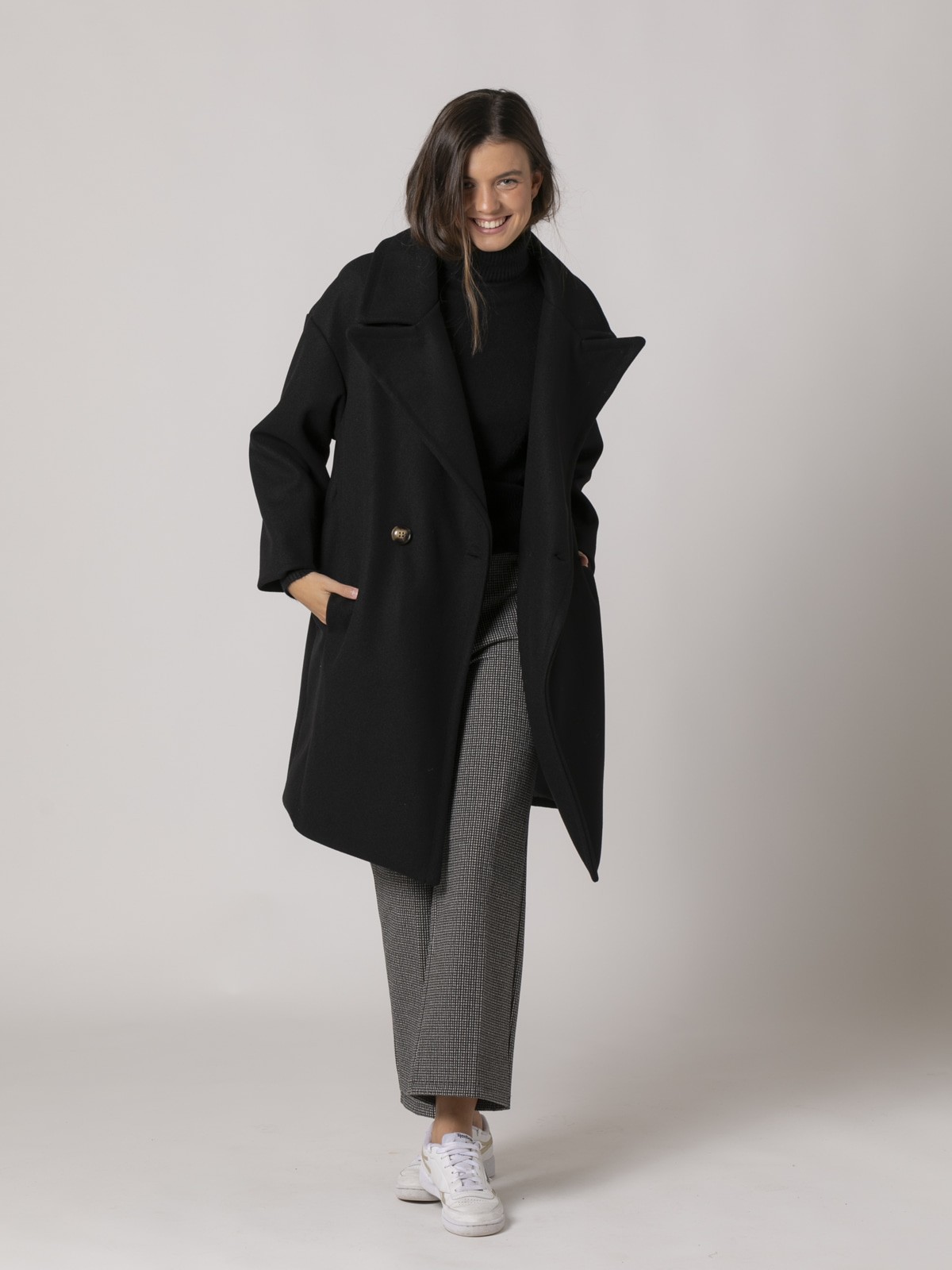 Woman Double button cloth coat Black