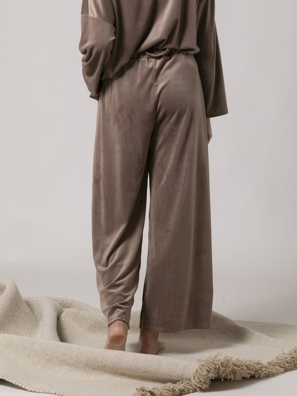 Woman Wide leg stretch trousers with pockets Visón