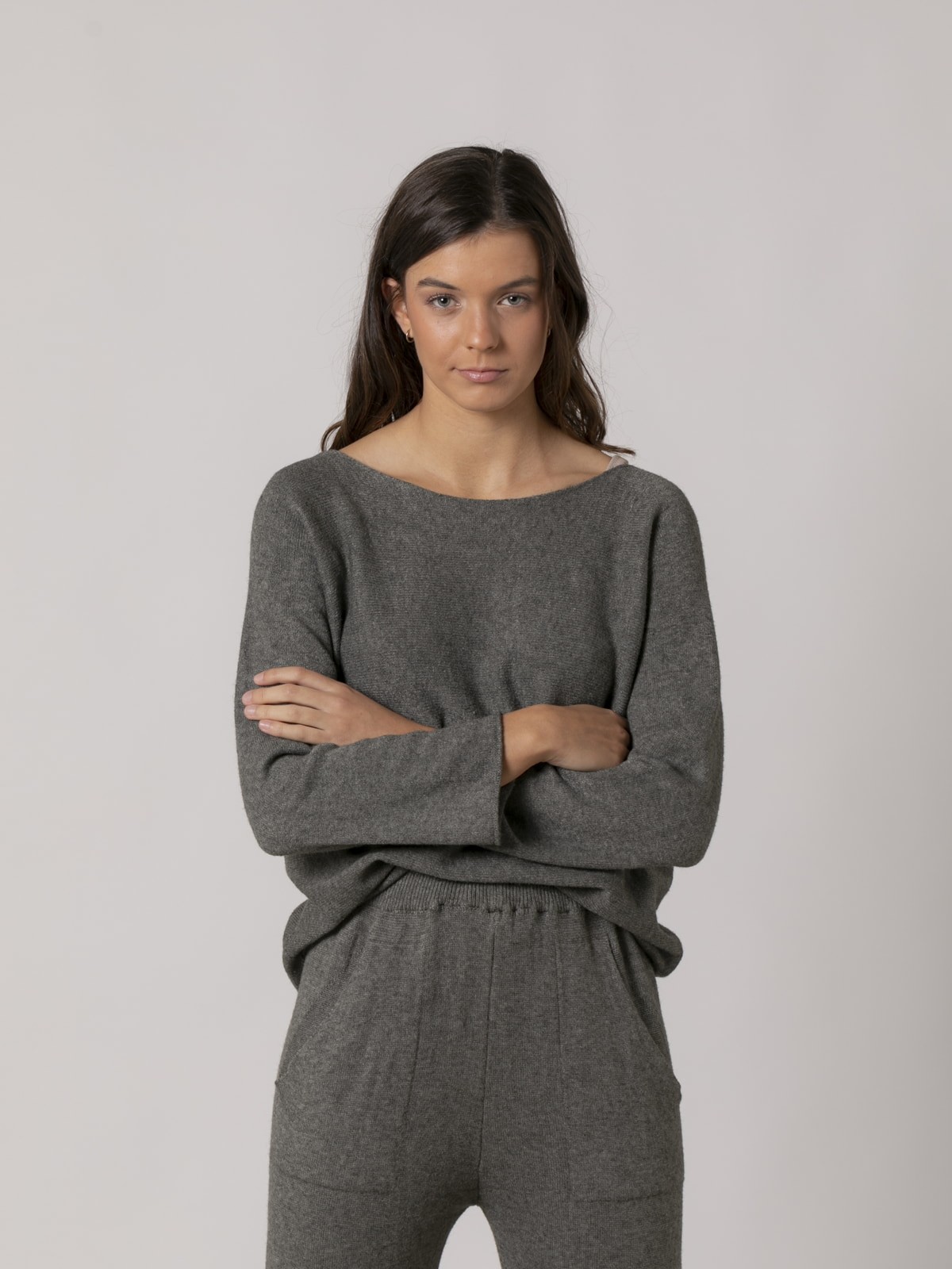Woman Super soft boat neck knit sweater Khaki
