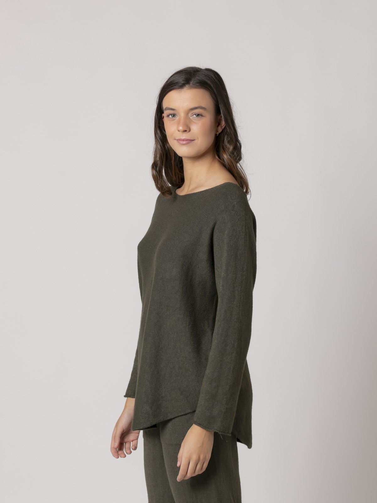 Woman Super soft boat neck knit sweater Green oscuro