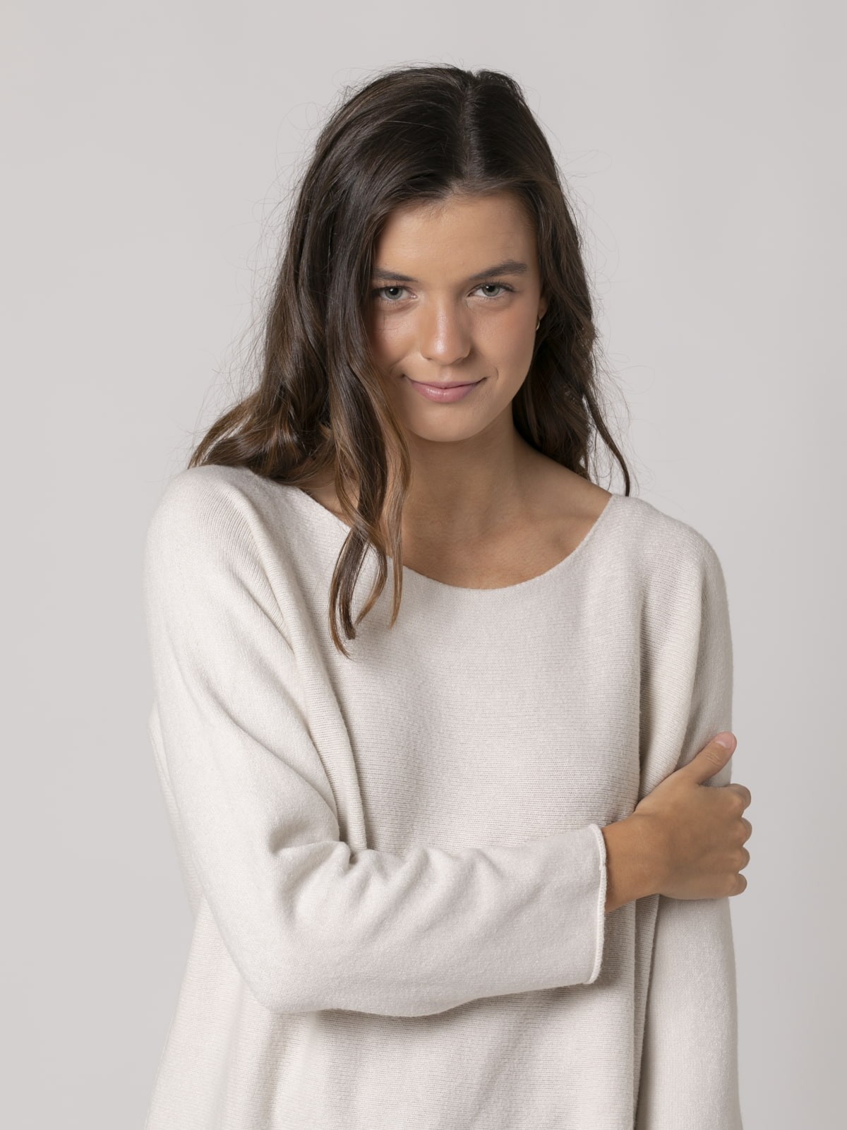 Woman Super soft boat neck knit sweater Beige Claro