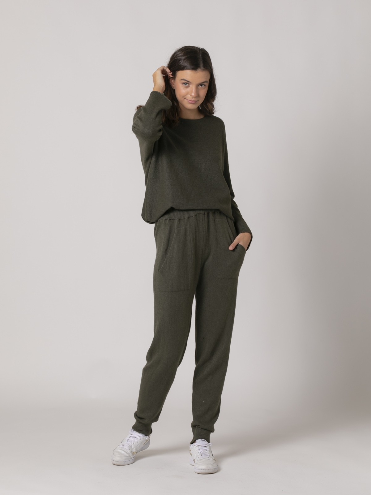 Woman Narrow casual low knit pants with pockets Green oscuro