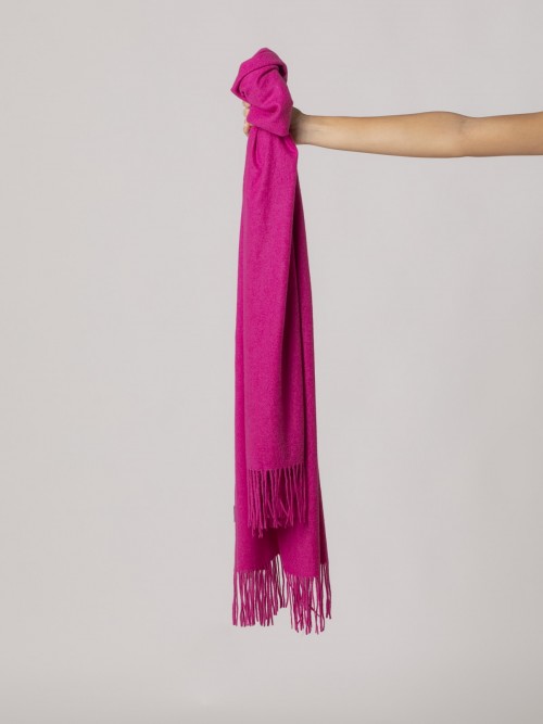 Woman Plain soft scarf with wool Fuchsia