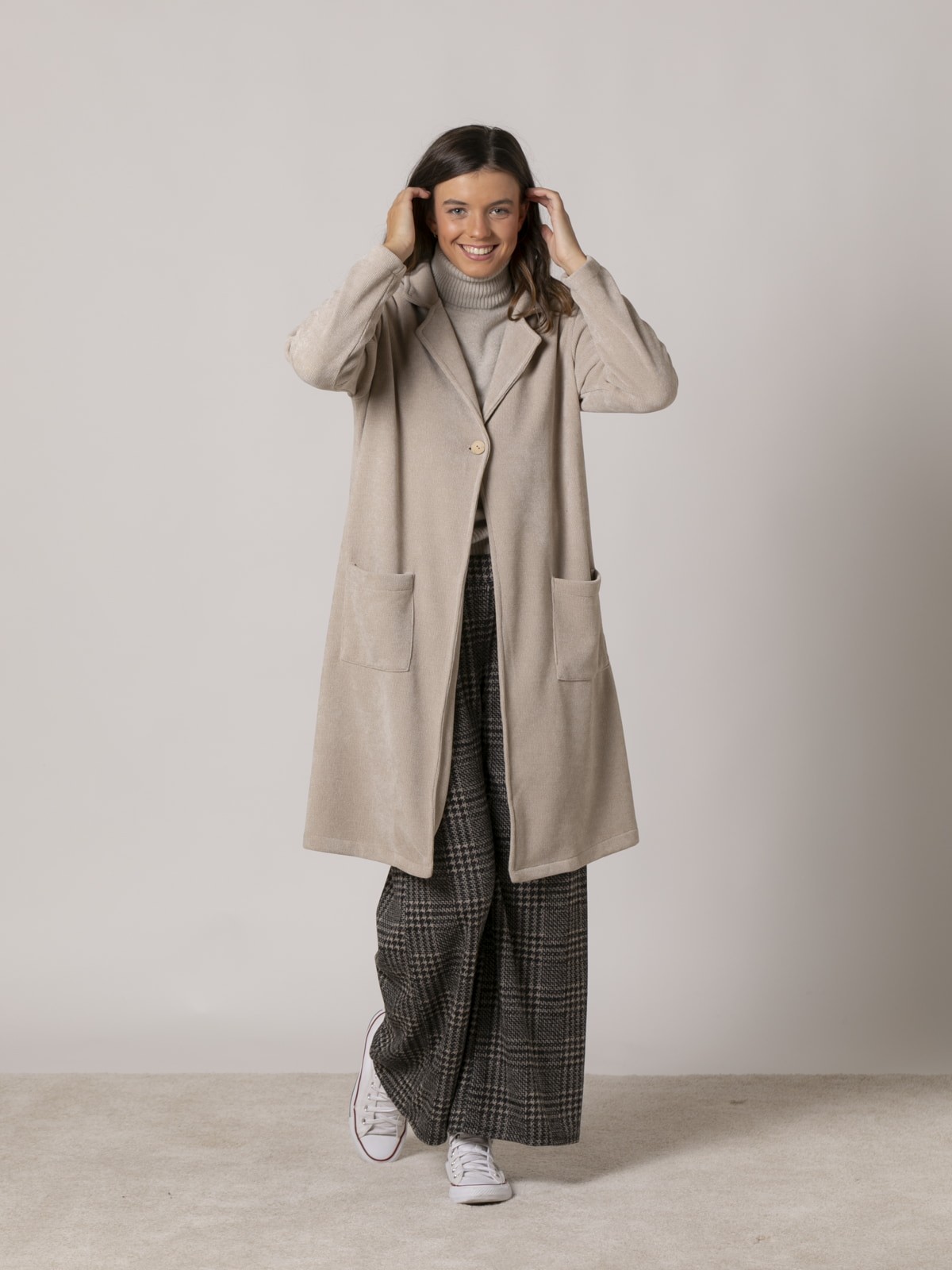 Woman Long velvet jacket Marfil