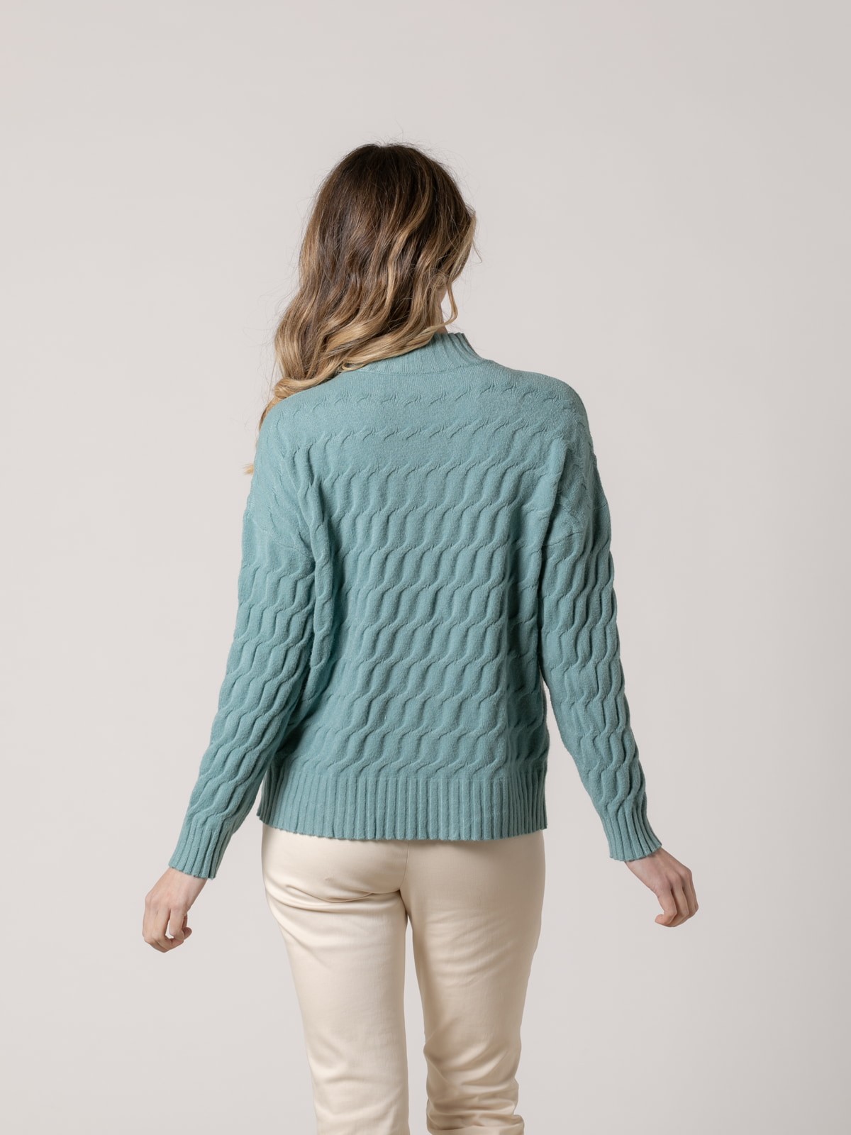 Woman soft wide cable knit jumper  Green