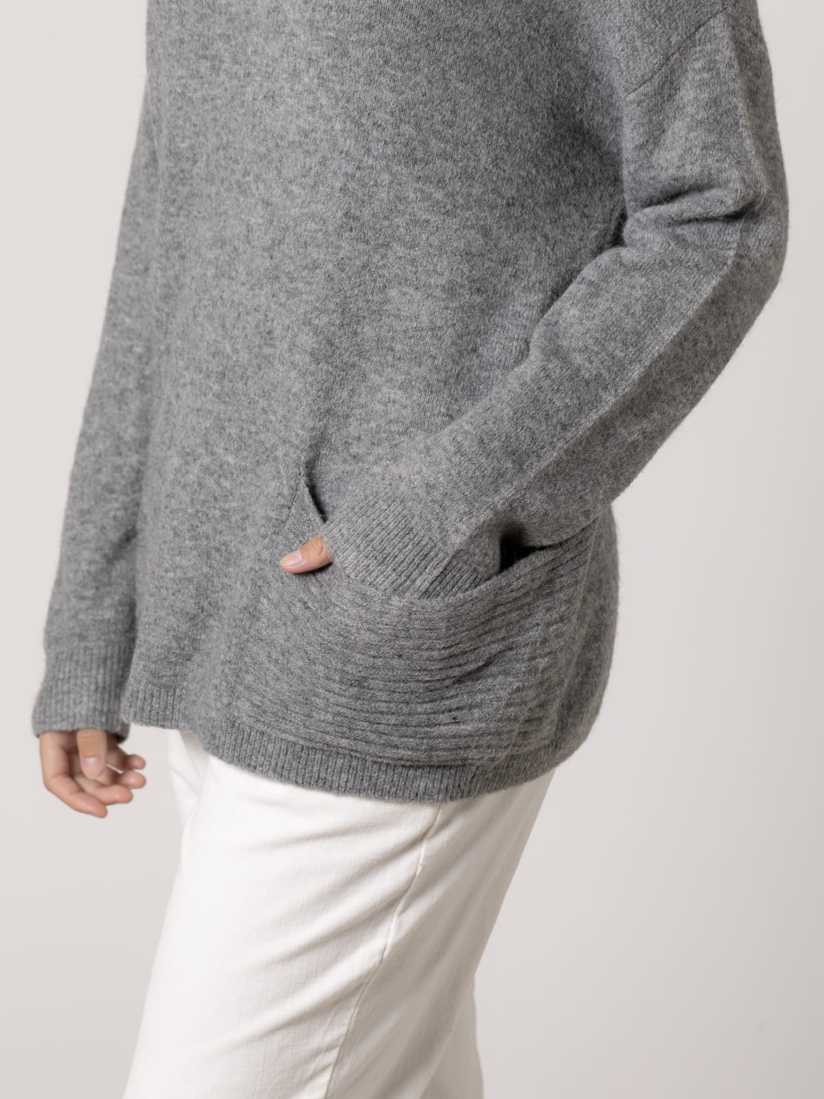 Woman Soft sweater with two pockets  Grey Claro